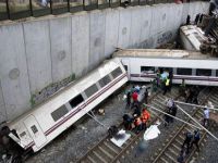 Tren kazasında 39 ölü,100'e yakın yaralı