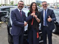 LR Health&Beauty, 58 Mercedes'i iş ortaklarına teslim etti