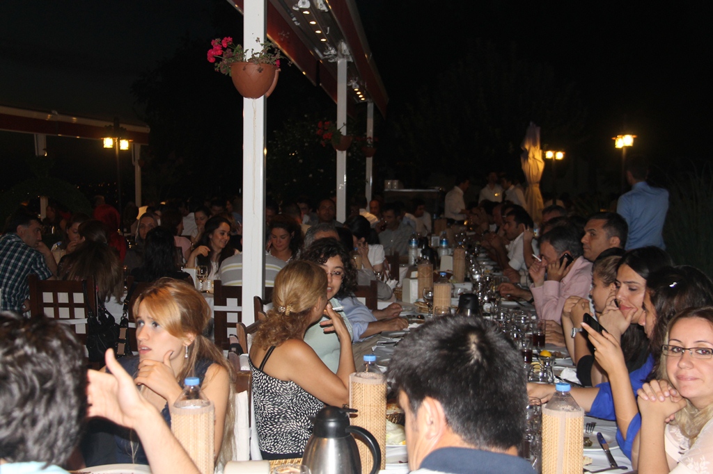 Saras Lojistik, personelini iftarda ağırladı