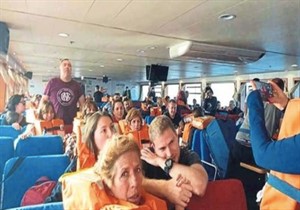 Çeşme gemisinde can pazarı! Lodos camı patlattı