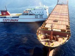 Akdeniz’de ro-ro ve konteyner gemileri çatıştı