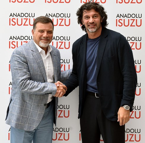 Anadolu Isuzu'dan otomotiv tarihinin en büyük midibüs teslimatı
