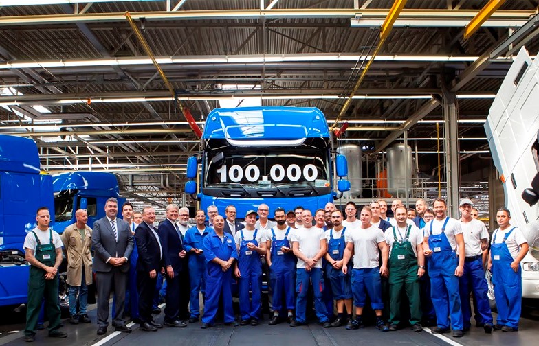 REKOR: 100,000’inci yeni DAF CF, ve XF