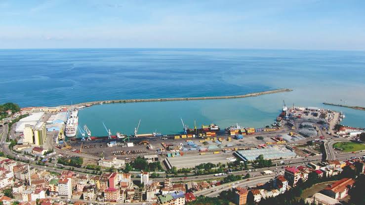 Rekabet için Trabzon Limanı'na demiryolu şart