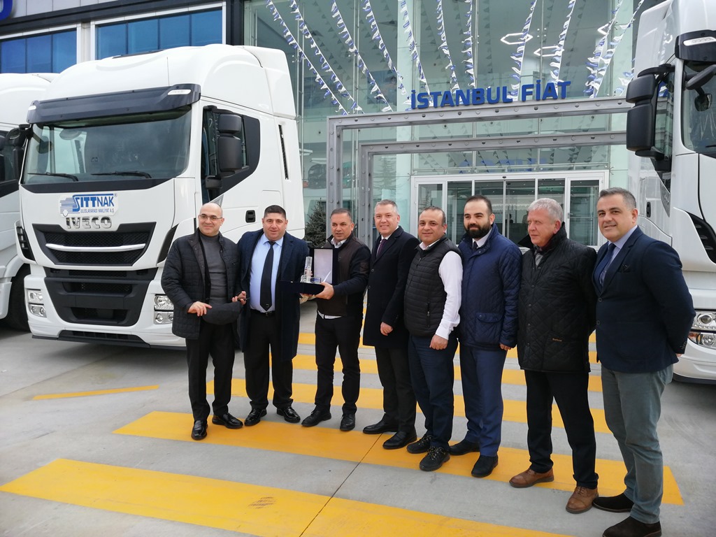 IVECO’dan Sittnak’a 17 Stralis çekici teslimatı