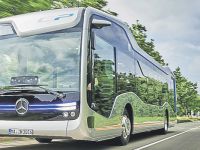 Mercedes'in sürücüsüz otobüsü yola çıktı