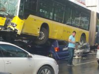 Şemsiye ile şoföre vurdu, facia yaşandı!