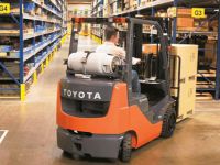 Toyota, hidrojenle çalışan forklift kullanmaya başladı
