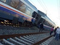 Denizli-İzmir yolcu treni Sarayköy’de raydan çıktı