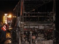 Seyir halindeki otobüs küle döndü