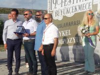 İstanbul Gazeteciler Derneği'ne iki başkandan plaket