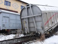 Kars'ta yük treninin vagonu raydan çıktı