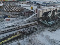 YHT ile kılavuz tren çarpıştı: Çok sayıda ölü ve yaralı var