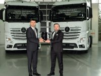 Transaktaş Global Lojistik filosuna 10 Actros katıldı