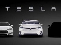 Araç teslimi için Tesla 'çalışanlara baskı yapıyor' iddiası