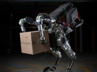 İşte Boston Dynamics'in taşıyıcı robotu: HANDLE