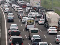 TEM Otoyolu'nda trafik durma noktasına geldi