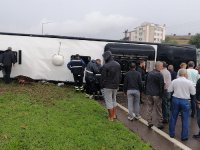 Yolcu otobüsü devrildi: Ölü ve yaralılar var