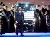 BMC kamyonda gaza basıyor