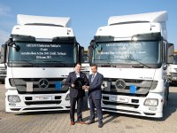 Mercedes Truckstore'dan ARCLOG'a 15 çekici teslimatı