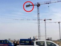Çukurova Havaalanı işçilerinden maaş eylemi
