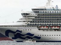 Dev cruise gemisi 3.500 yolcusuyla karantinada