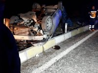 Yolcu otobüsüyle otomobil çarpıştı: 3 ölü, 1 yaralı