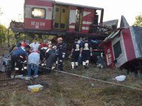 Malatya’da iki yük treni kafa kafaya çarpıştı