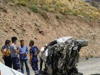 Öğretmenleri taşıyan araç devrildi: 6 ölü var