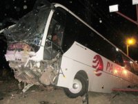 Yolcu otobüsü şarampole düştü: 30 yaralı var