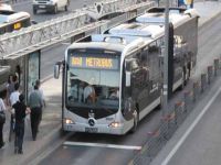 İstanbul'da ek metrobüs seferleri başladı